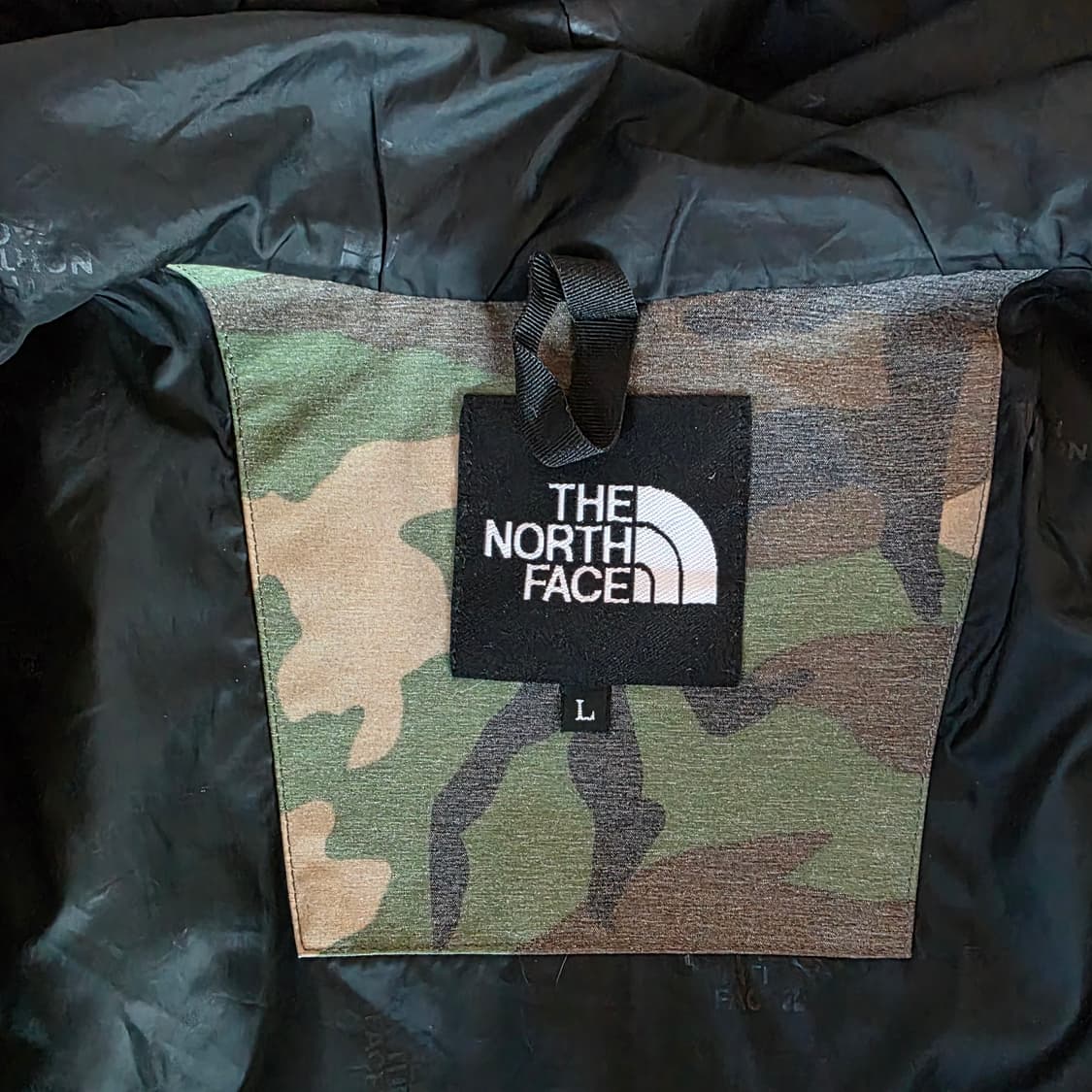 민트급상태!! 일본판 노스페이스 노벨티 카모플라쥬 바람막이 L(105) 상품이미지8
