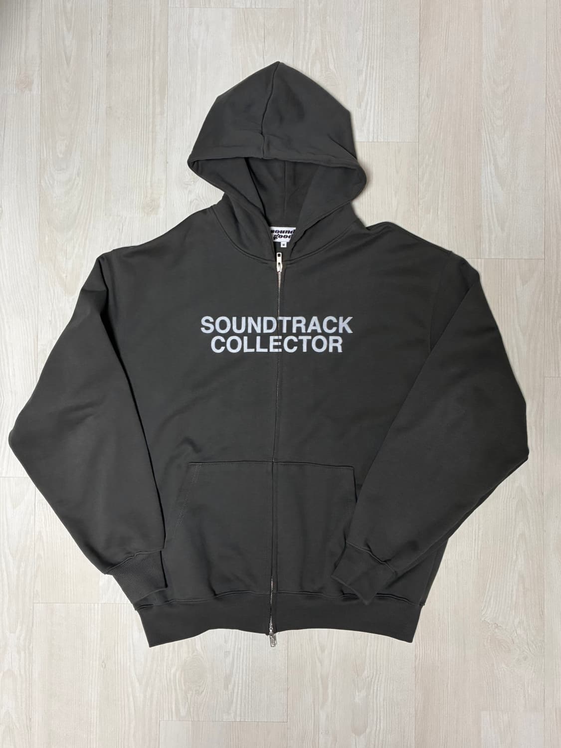 사운즈굿 Soundtrack Collector 후드집업 차콜 M 상품이미지1