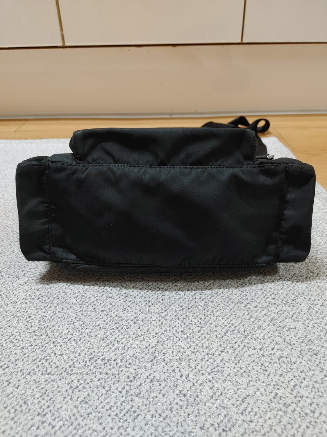 정품 프라다 테수토 나일론 바이커 모터백 크로스백 상품이미지6