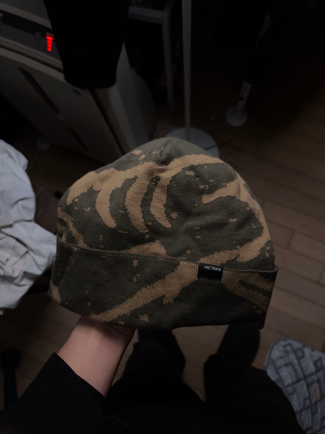 아크테릭스 라이트 웨이트 그로토 토크 카키 비니 상품이미지1