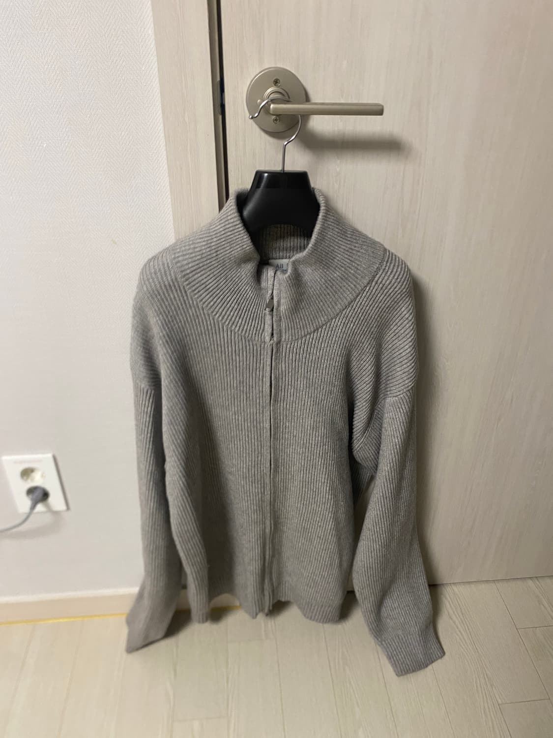 니트집업 상품이미지1