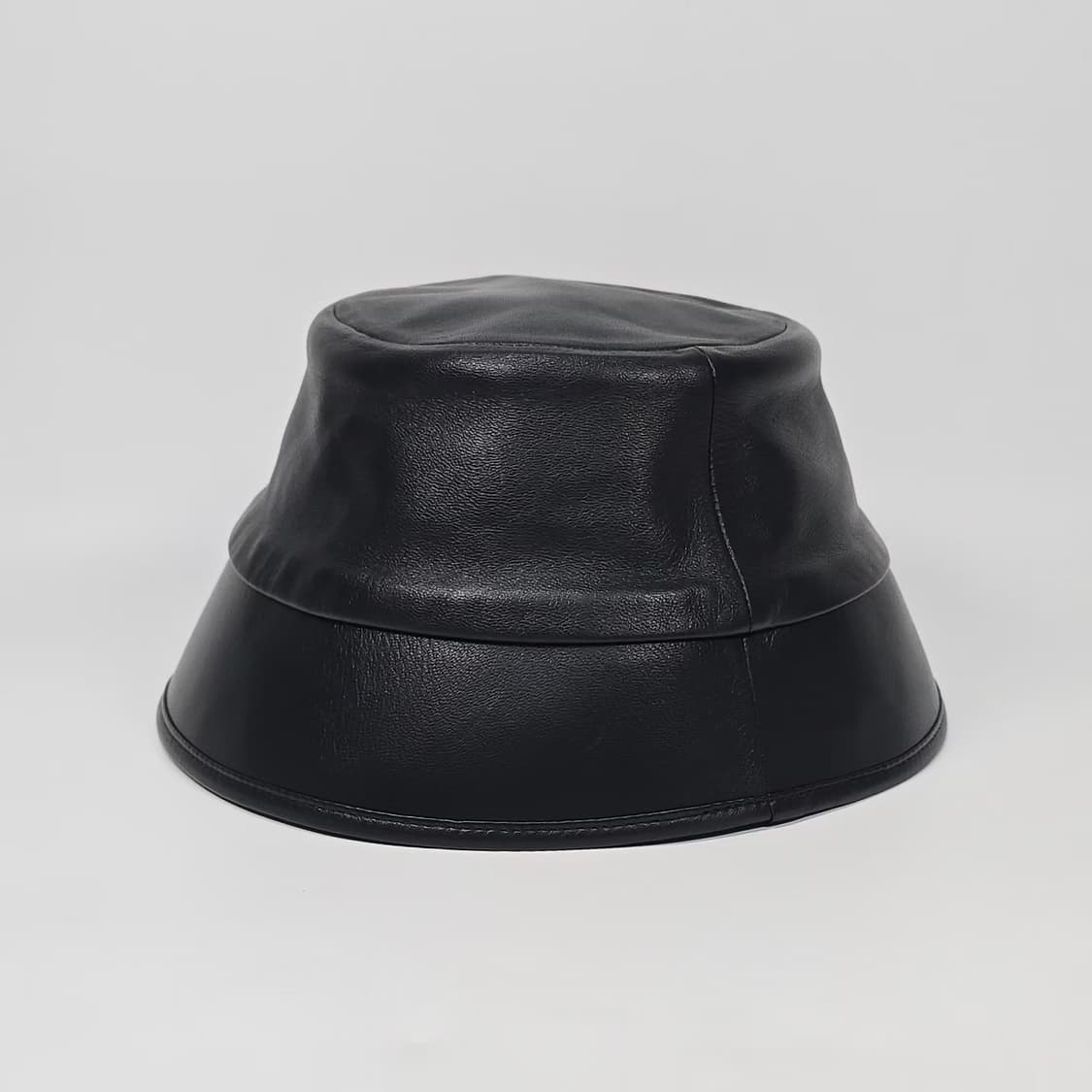 샤넬 CC 로고 가죽 버킷햇 ( L ) 상품이미지4