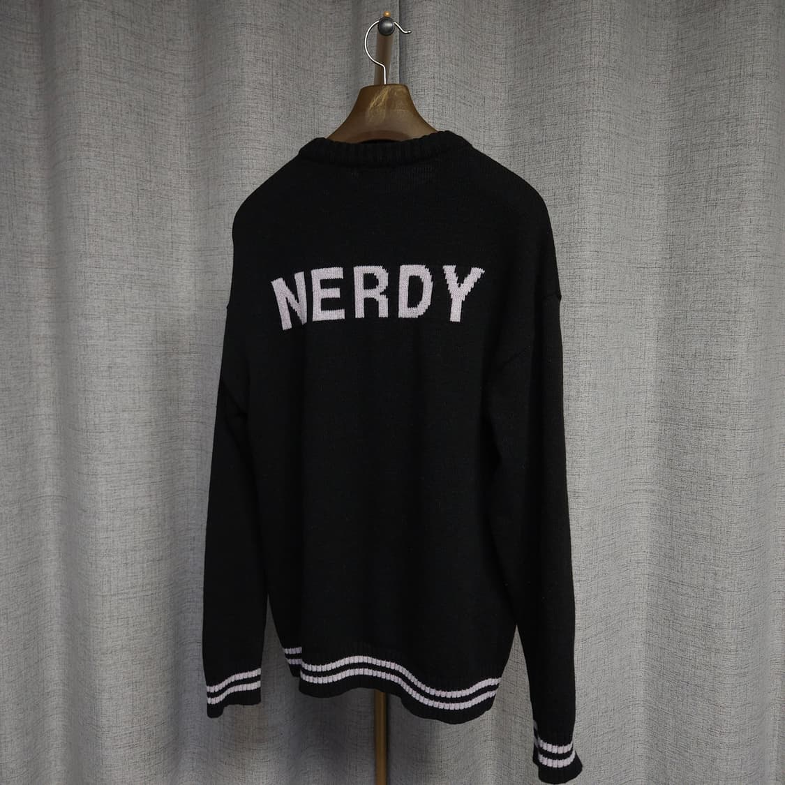 L ) 널디 백로고 크루넥 니트 상품이미지5