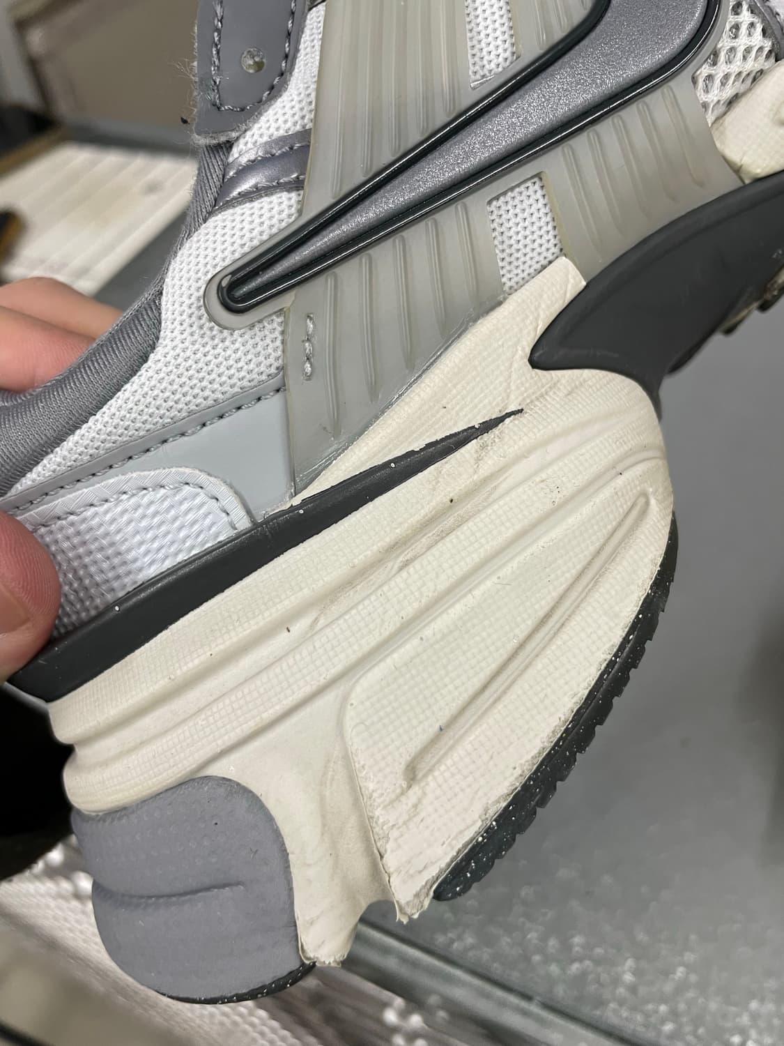 나이키 V2K 런 퓨어 울프 그레이 240 상품이미지6