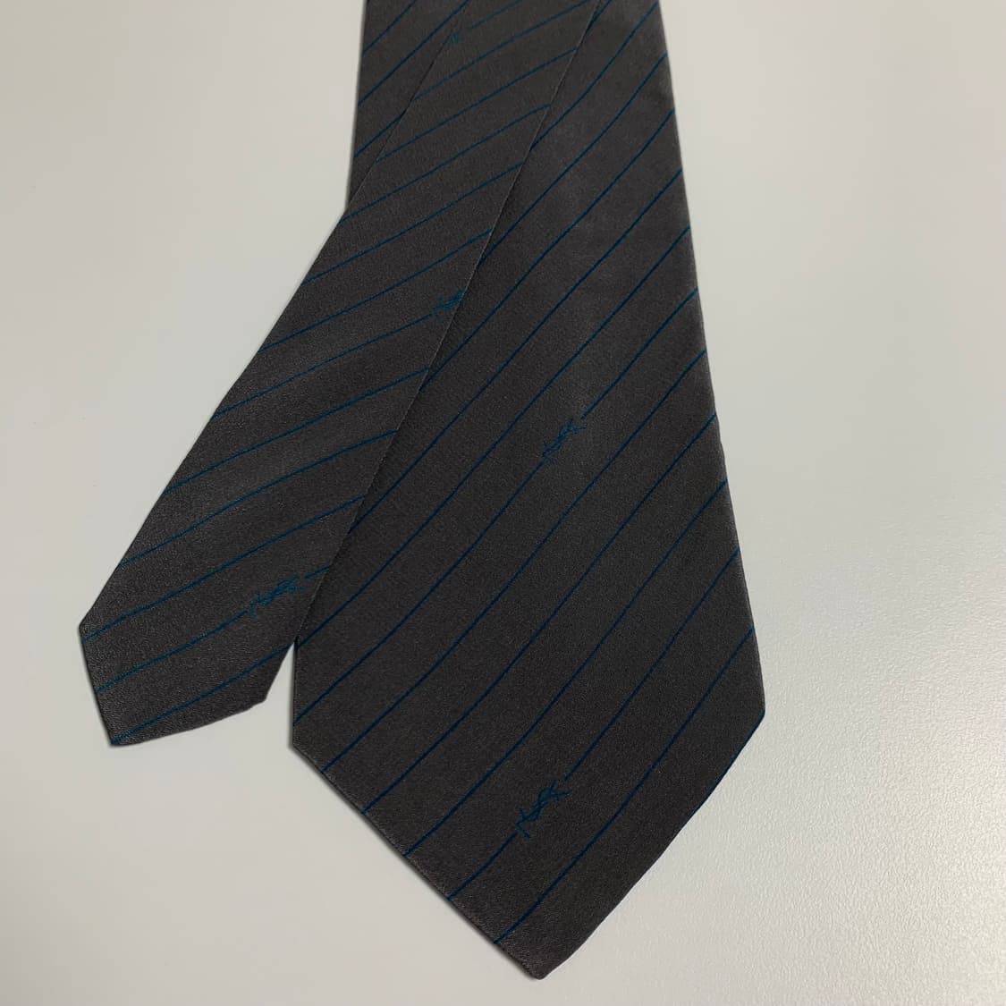 입생로랑 스트라이프 명품넥타이 YSL로고 100실크 A-A+등급 상품이미지4