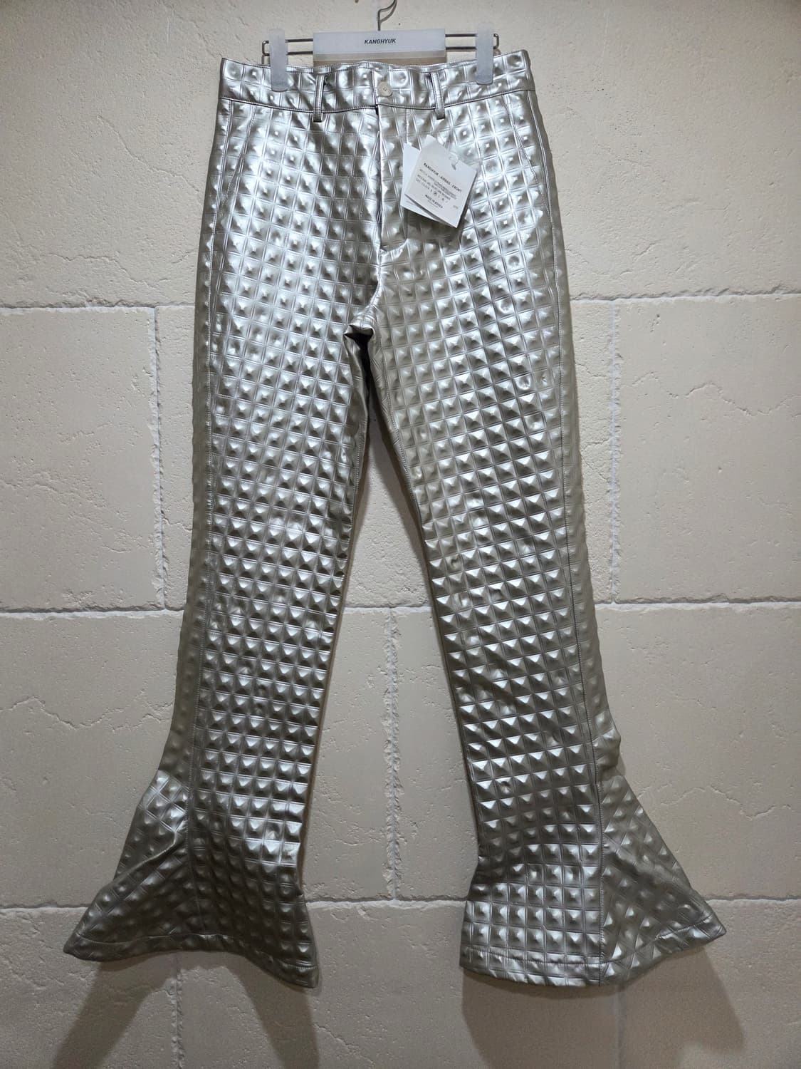 강혁 하이웨이스트 플레어컷 비건레더 트라우저 M 상품이미지1