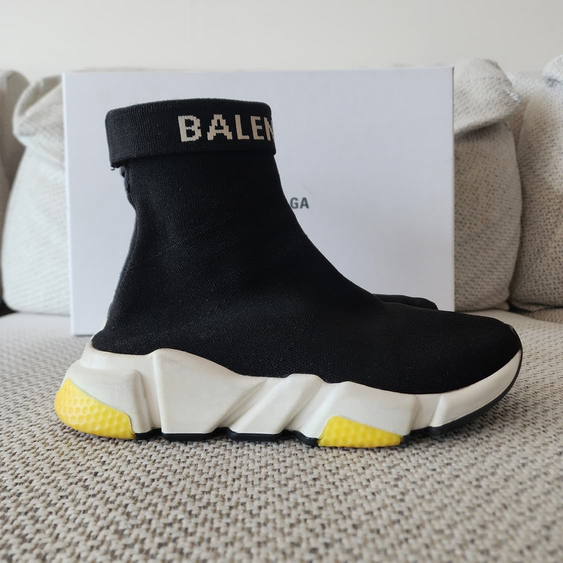 발렌시아가 니트 폴드 스피드 러너 스니커즈 블랙 36 상품이미지4