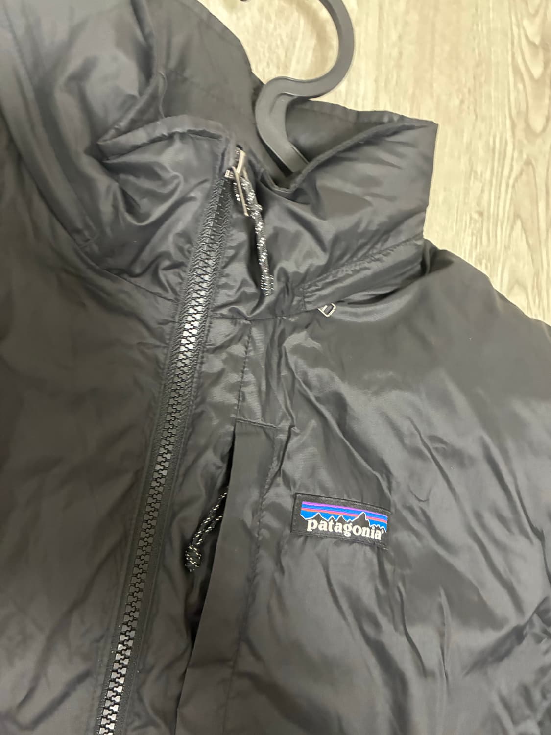 파타고니아 경량패딩 상품이미지1