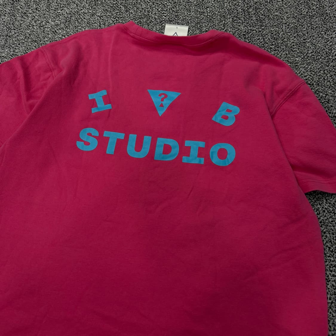 아이앱스튜디오 X 게스 반팔티  상품이미지10