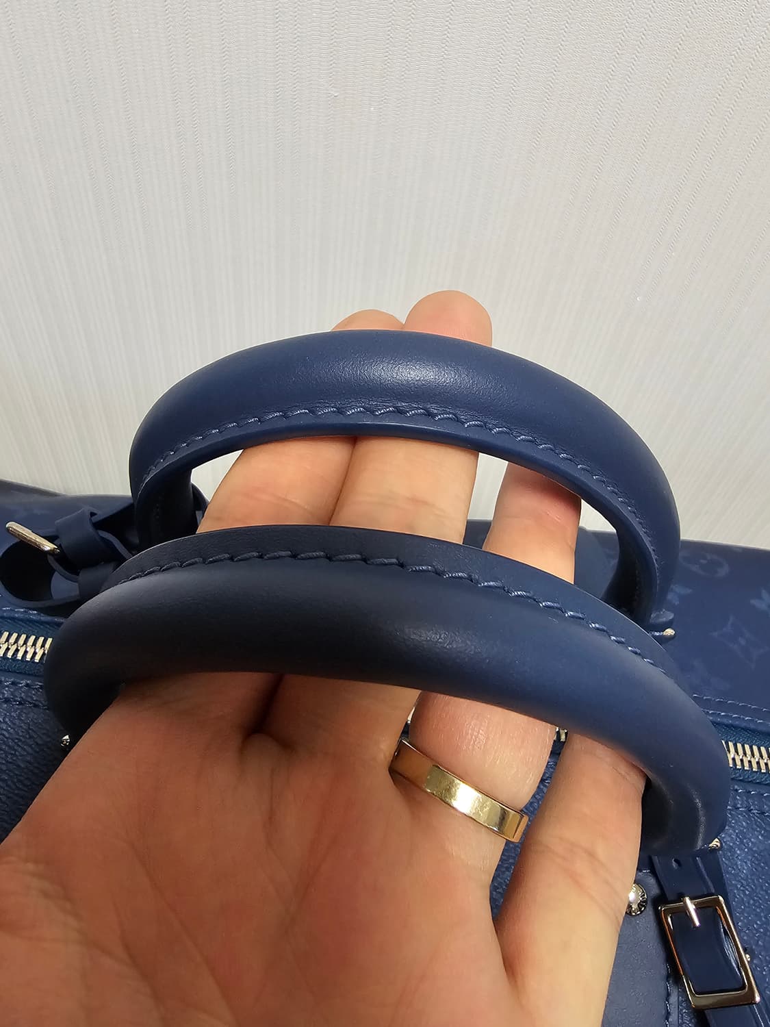 루이비통 퍼렐 한정판 그라데이션 키폴52 블루 (새상품) 상품이미지7