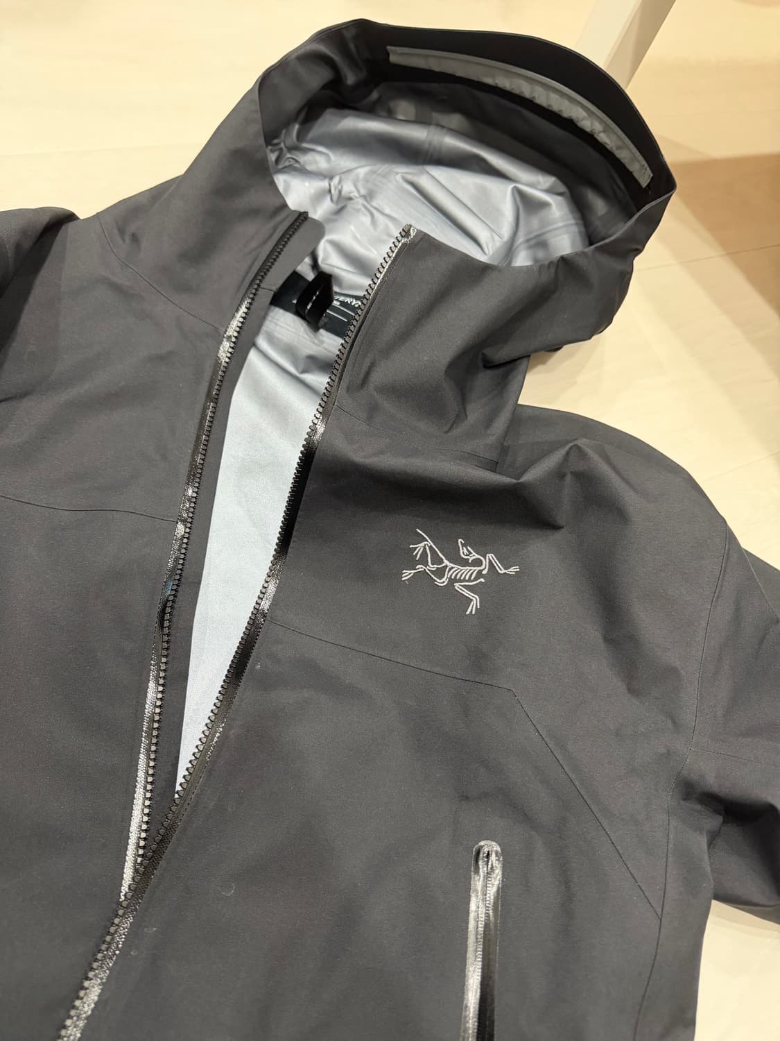 아크테릭스 베타 바람막이 s 사이즈 상품이미지1