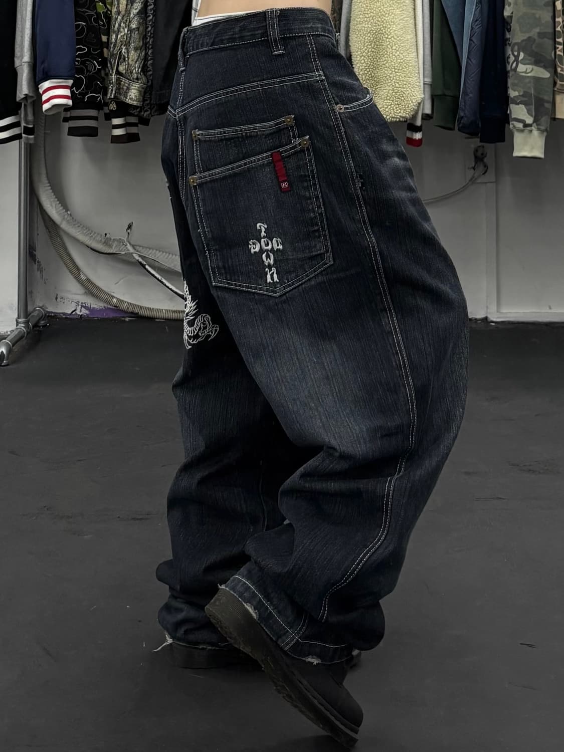 도그타운 블랙드래곤 자수 데님팬츠 상품이미지3