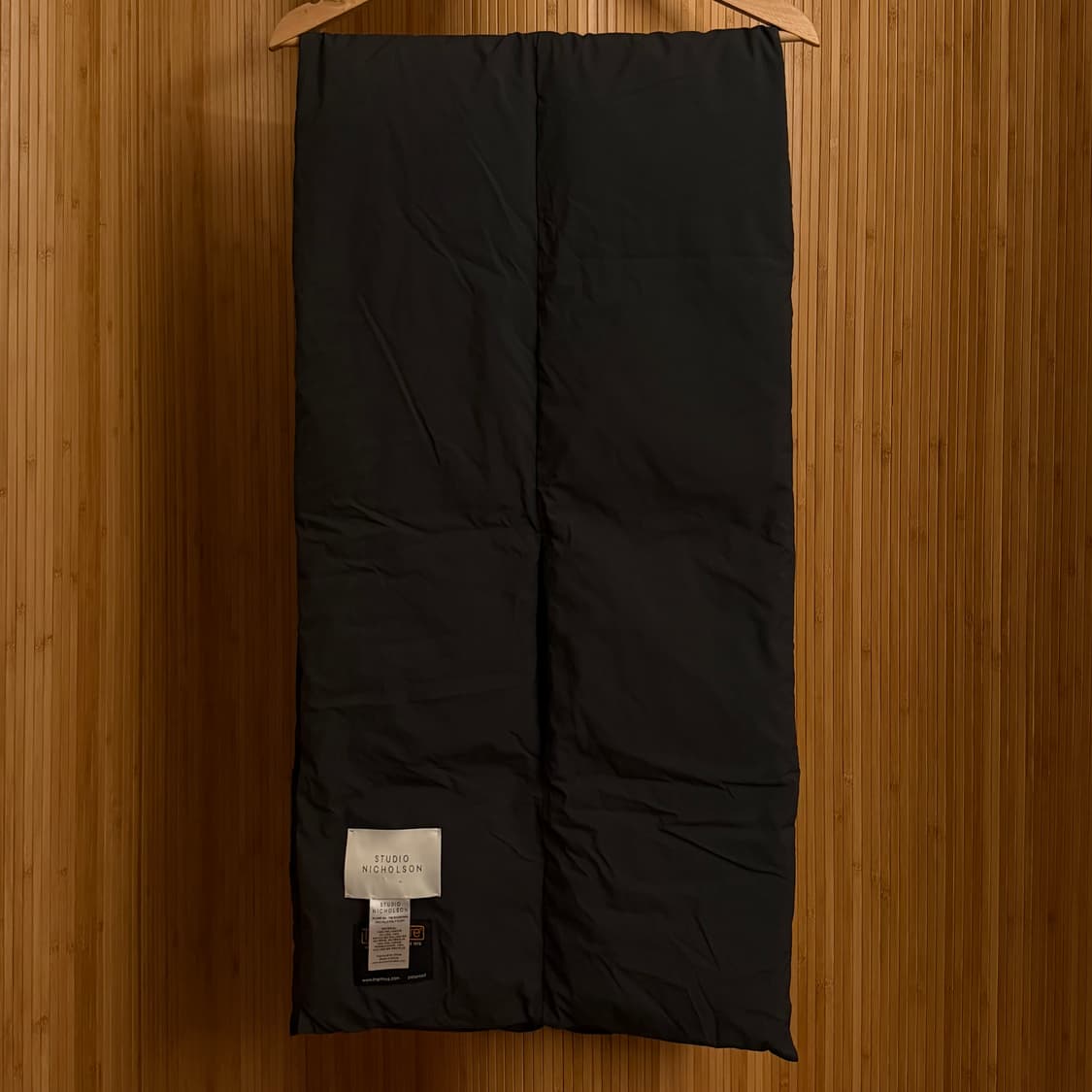 스튜디오니콜슨 에코다운 패디드 머플러 다크그레이 상품이미지3