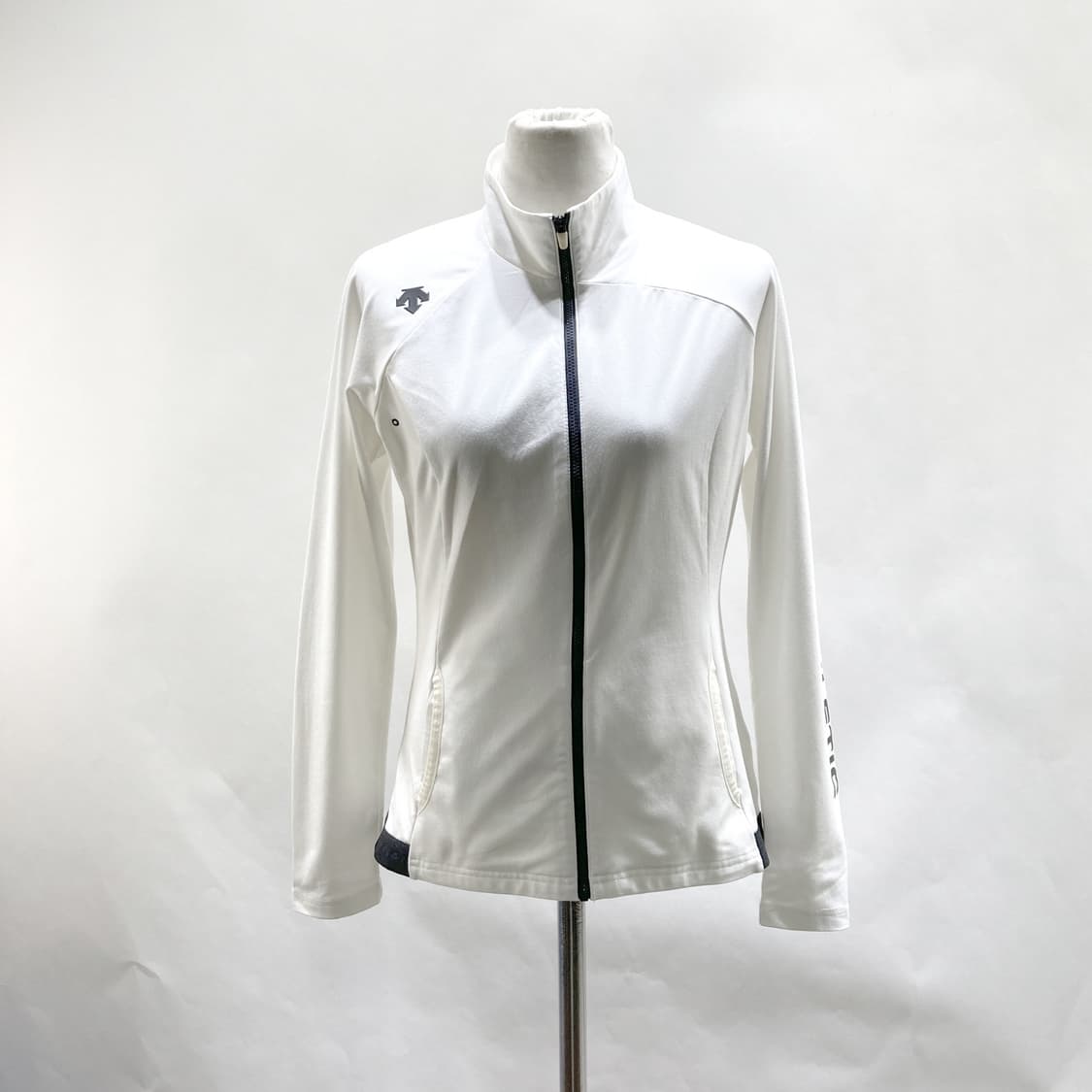 데상트 여성스포츠집업자켓 화이트 S  상품이미지1