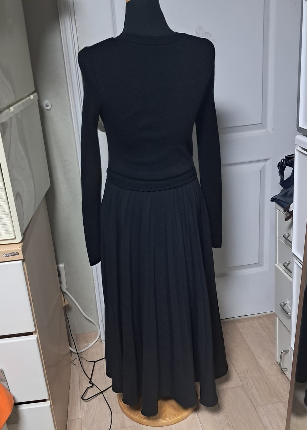 클럽모나코 블랙 니트 플리츠 롱 원피스 XS(44~55)2019년제품 상품이미지2