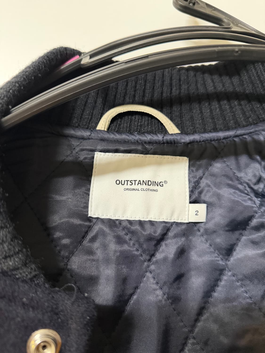 아웃스탠딩 와펜 바시티 자켓 판매합니다.  상품이미지3