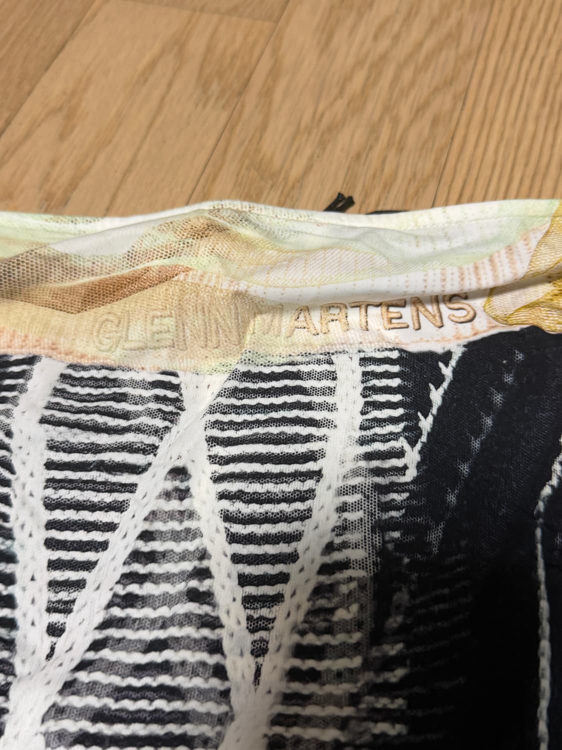 [새상품] H&M x 글렌 마틴스 프린트 탑 S 사이즈 상품이미지5