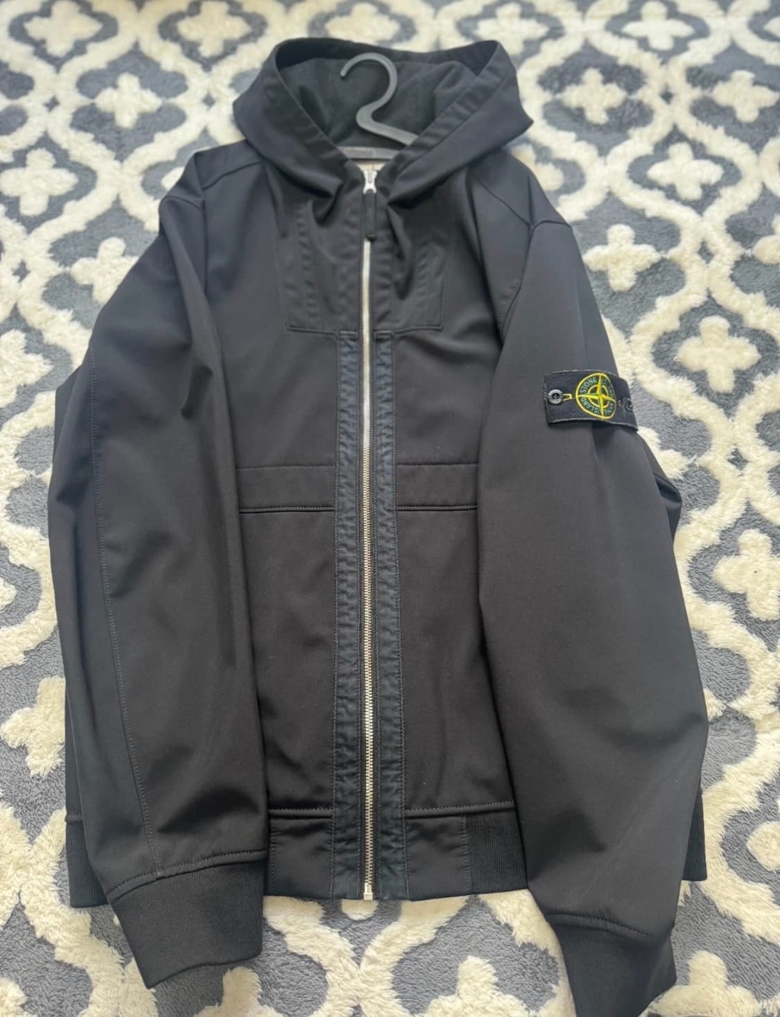 스톤아일랜드 소프트쉘 후드 자켓 상품이미지2