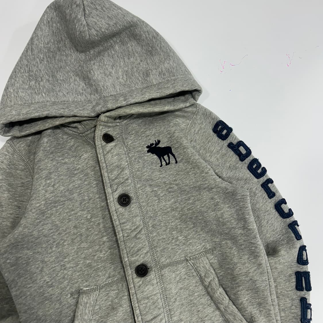 Abercrombie 아베크롬비 사이드로고 그레이 버튼업 후드집업 상품이미지5