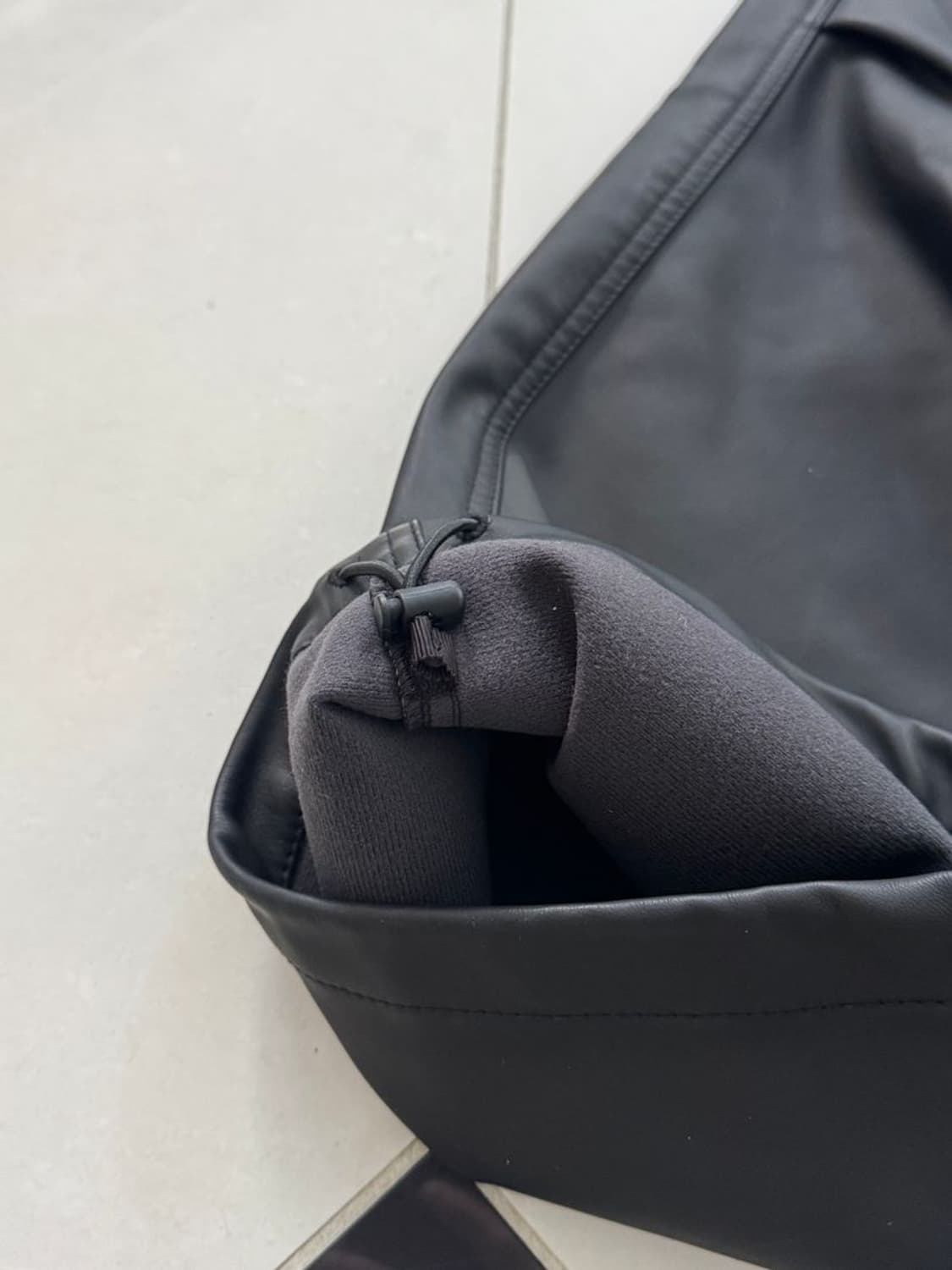 FAKE LEATHER OVERPANTS 인조가죽 오버팬츠 상품이미지6