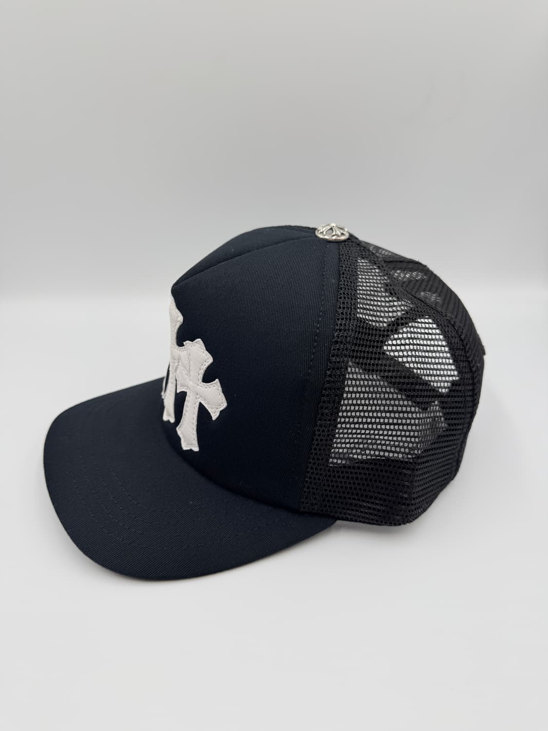 크롬하츠 트러커 메시 캡 레더패치 화이트 상품이미지2