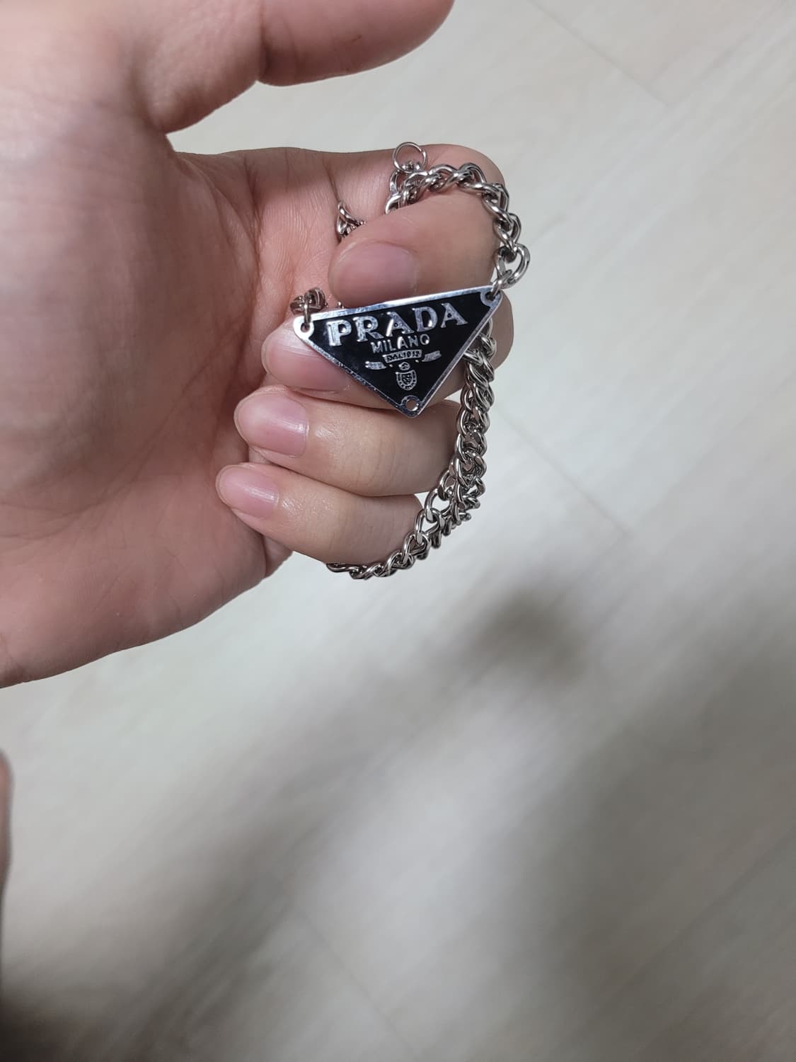 프라다 실버 목걸이 상품이미지1