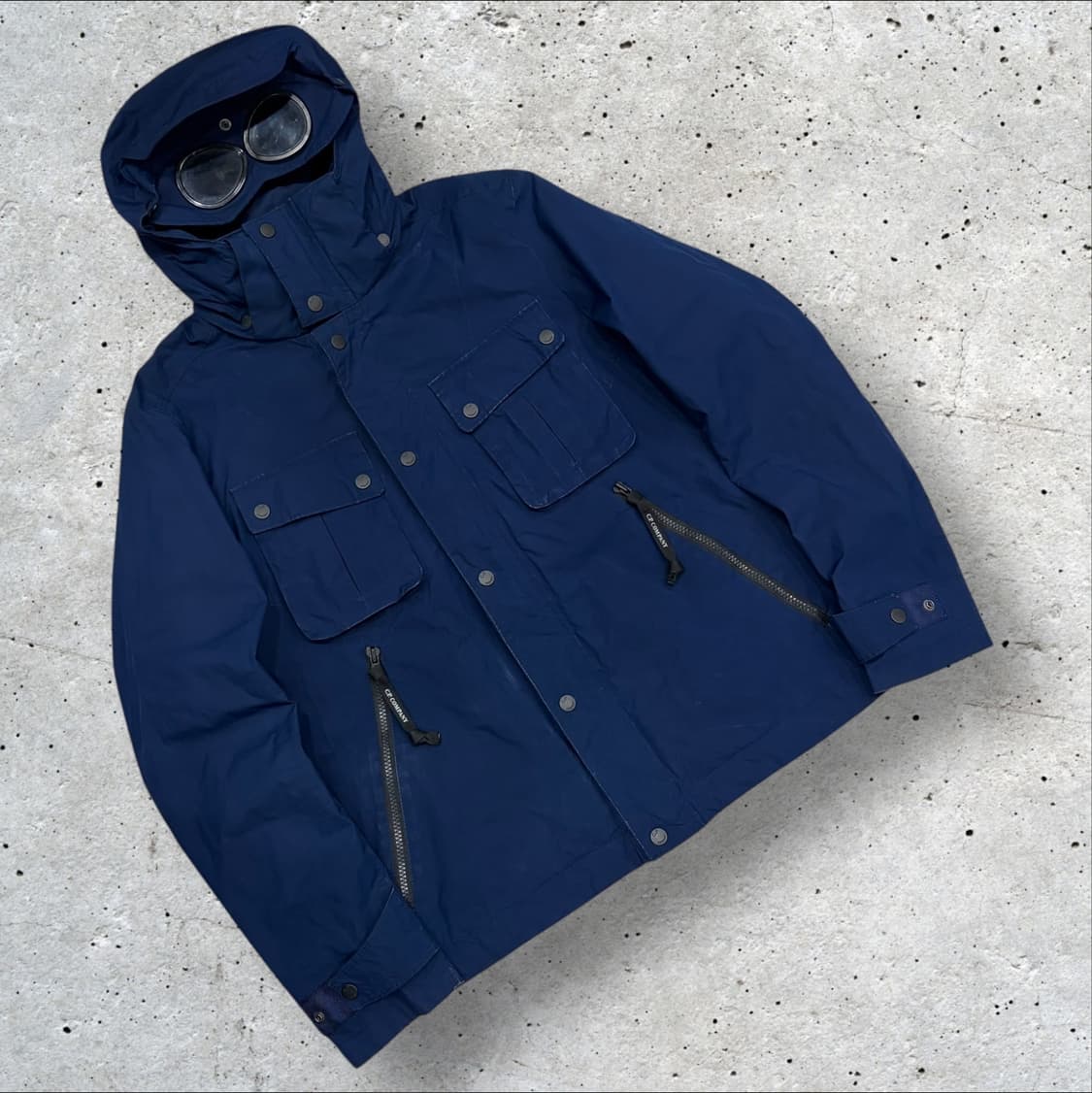 [105] 15s CP 씨피컴퍼니 고글 후드 자켓 네이비 B999 상품이미지1