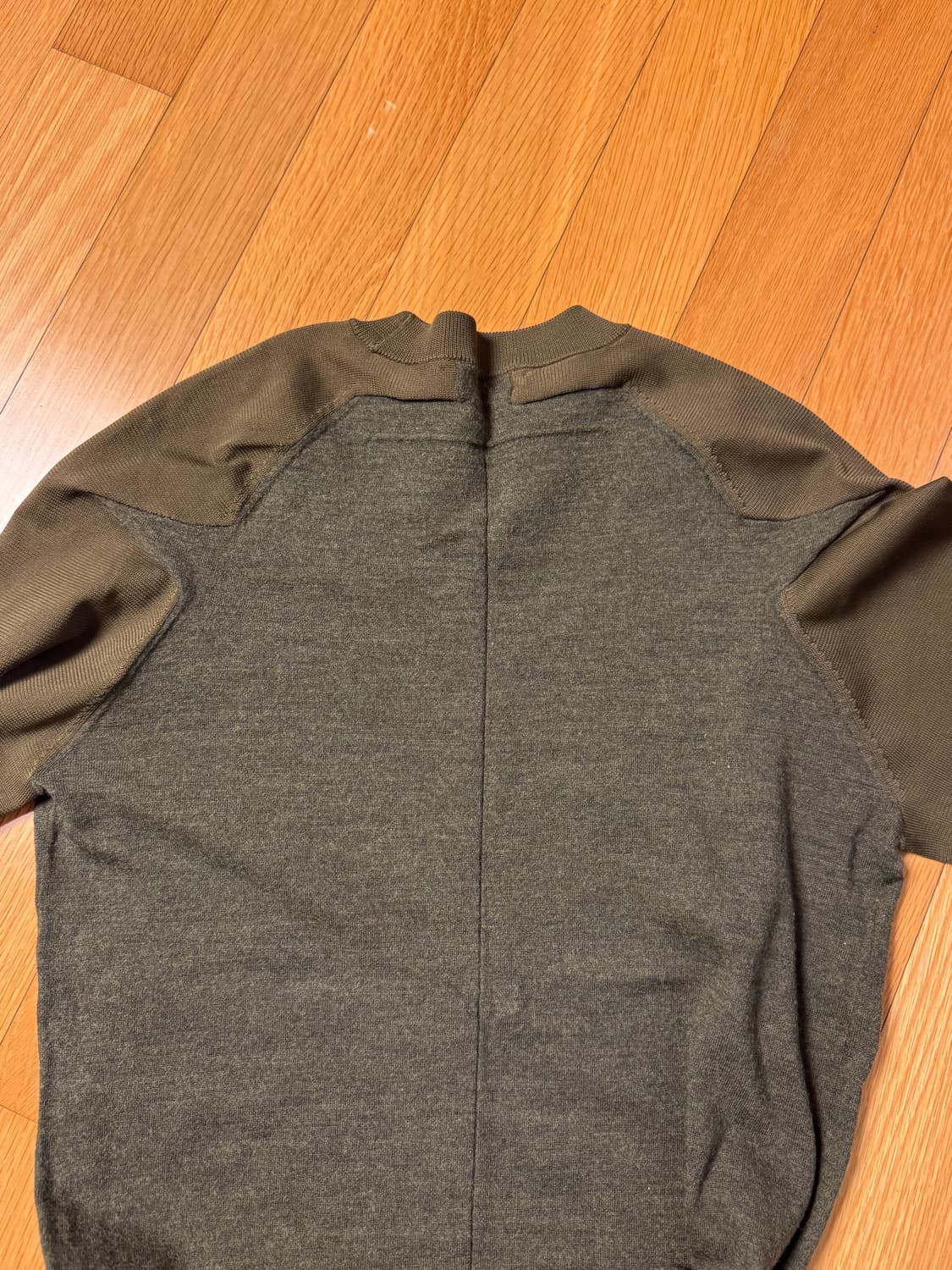 지방시 별무늬 절개디테일 니트 상품이미지2