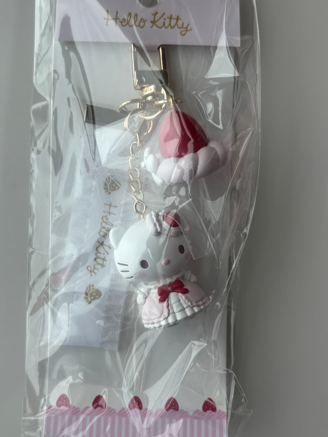 산리오 딸기휘핑케이크 쇼트케이크 헬로키티 키티 키링 상품이미지1