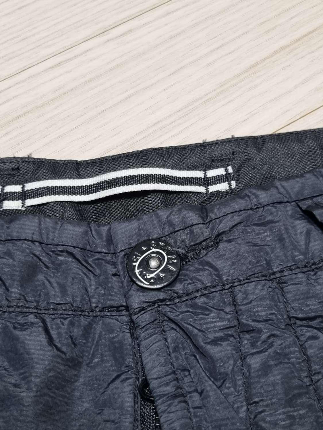 스톤아일랜드 시어서커 나일론 팬츠 상품이미지5