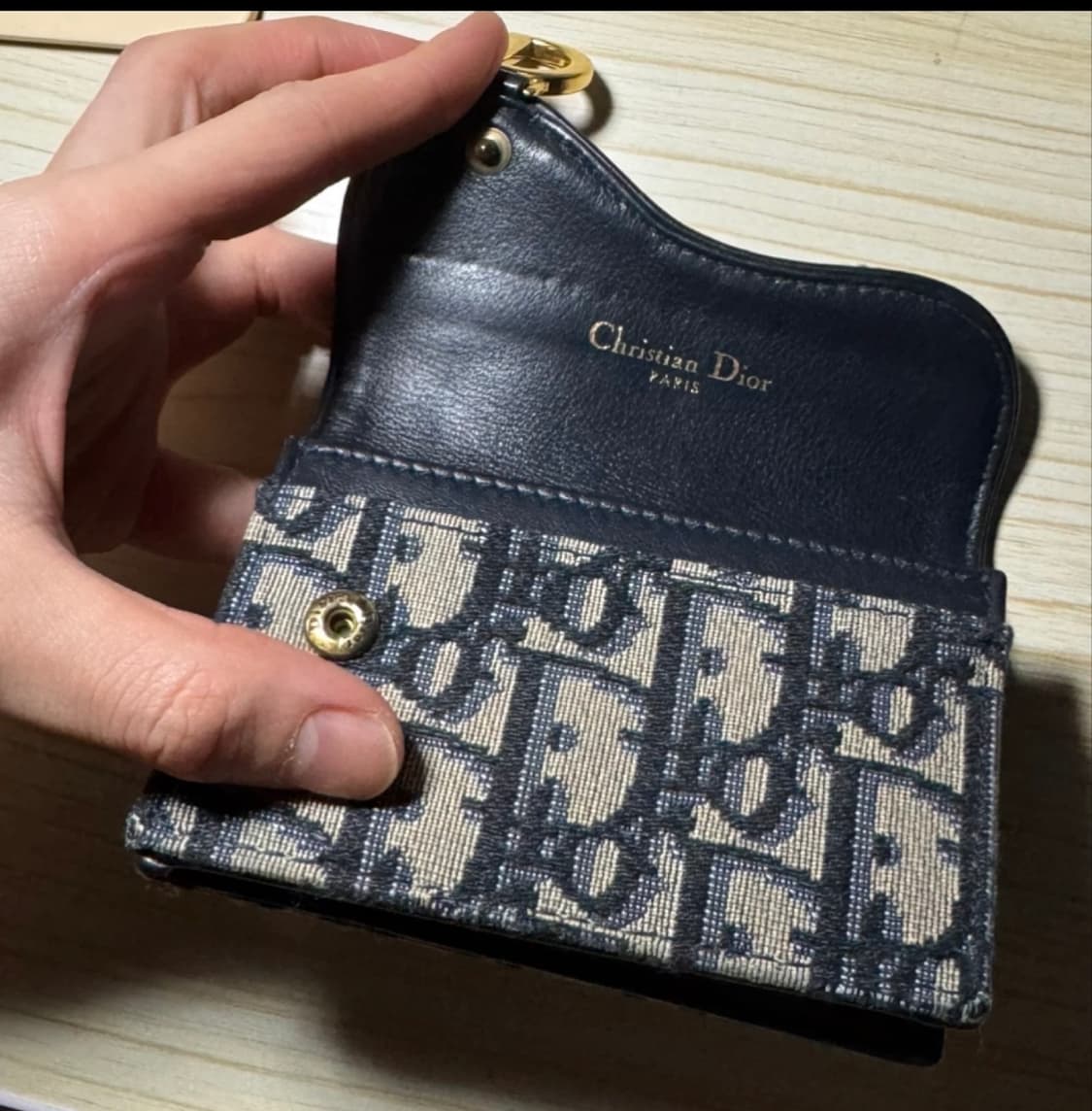 디올 새들 플랩 카드지갑 상품이미지2
