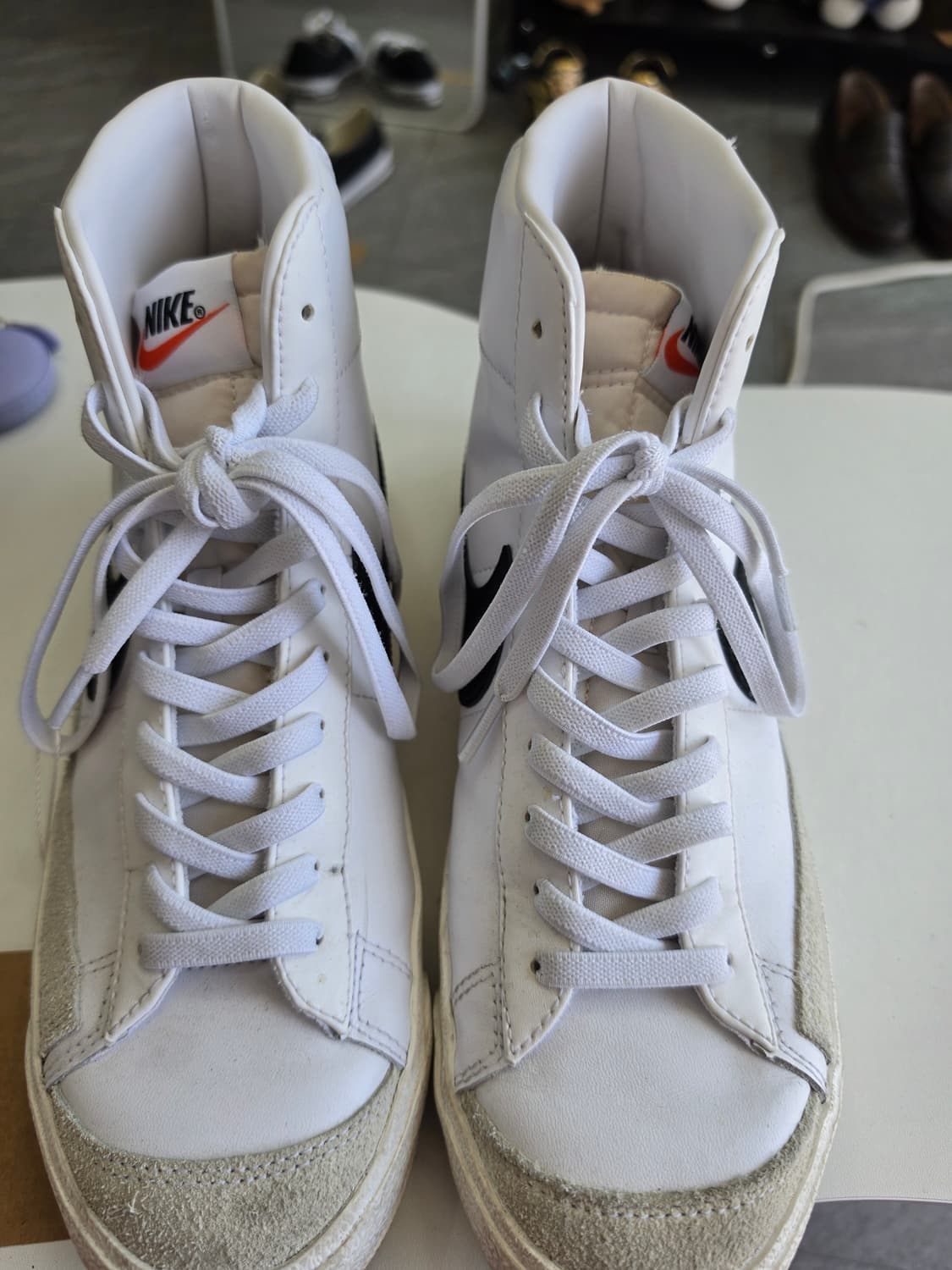 나이키 블레이저 미드77 빈티지 흰검 하이탑 상품이미지1