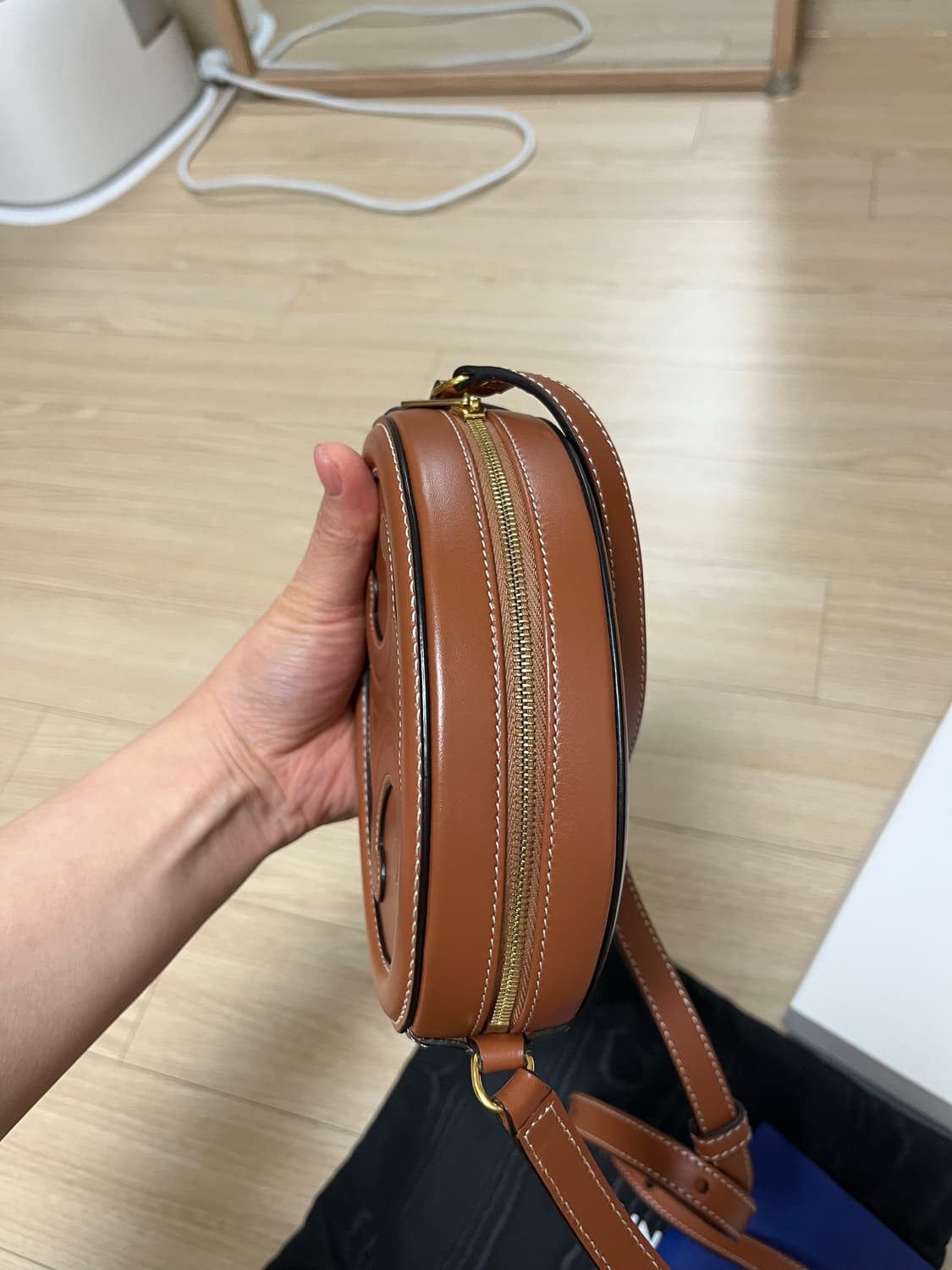 셀린느 오벌펄스 탄 상품이미지6