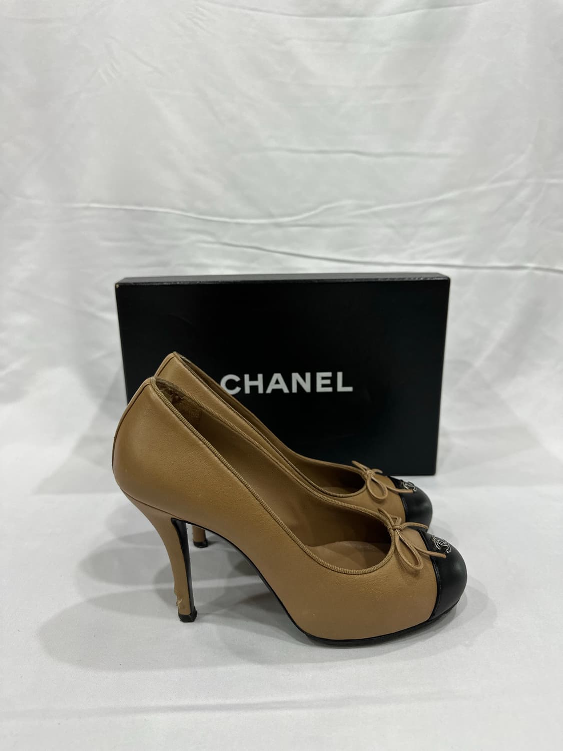 36] 샤넬 여성 CC로고 투톤 발레리나 슬링백 펌프스 상품이미지6