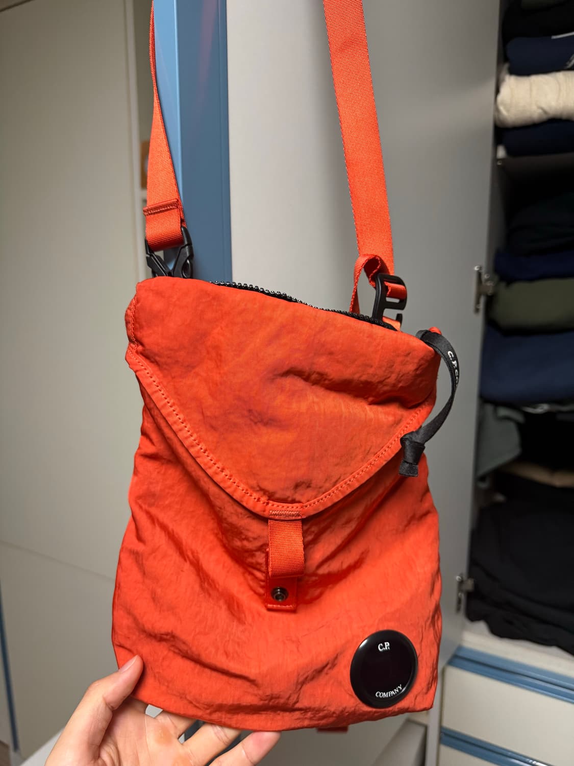 CP컴퍼니 오렌지 숄더백 상품이미지1