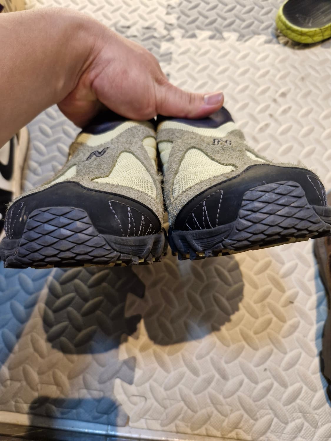 뉴발란스 ML610S 라임라이트 다크 올리브 그린 상품이미지3