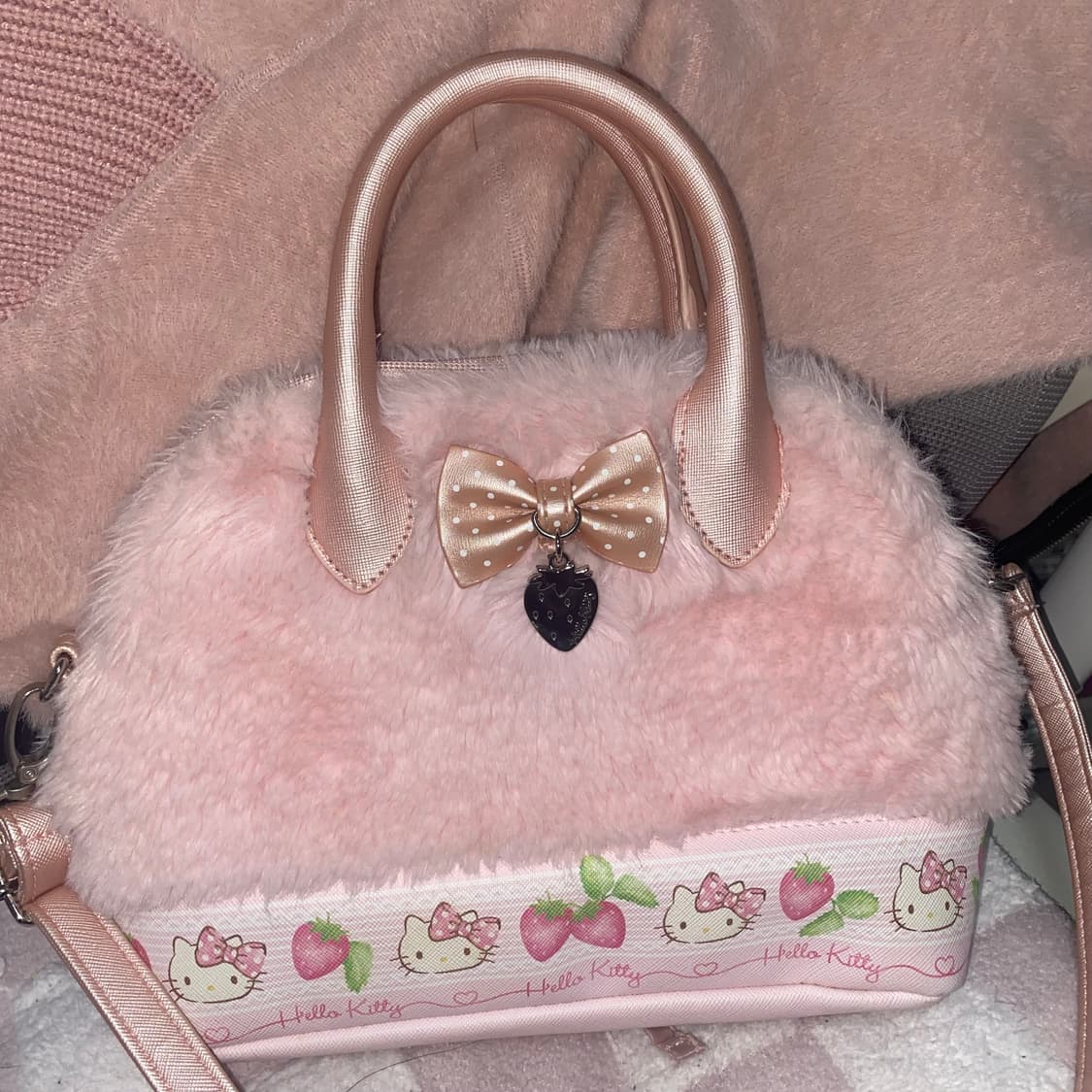 키티 산리오 헬로키티 퍼 가방 토트백 크로스백 백 딸기 상품이미지1