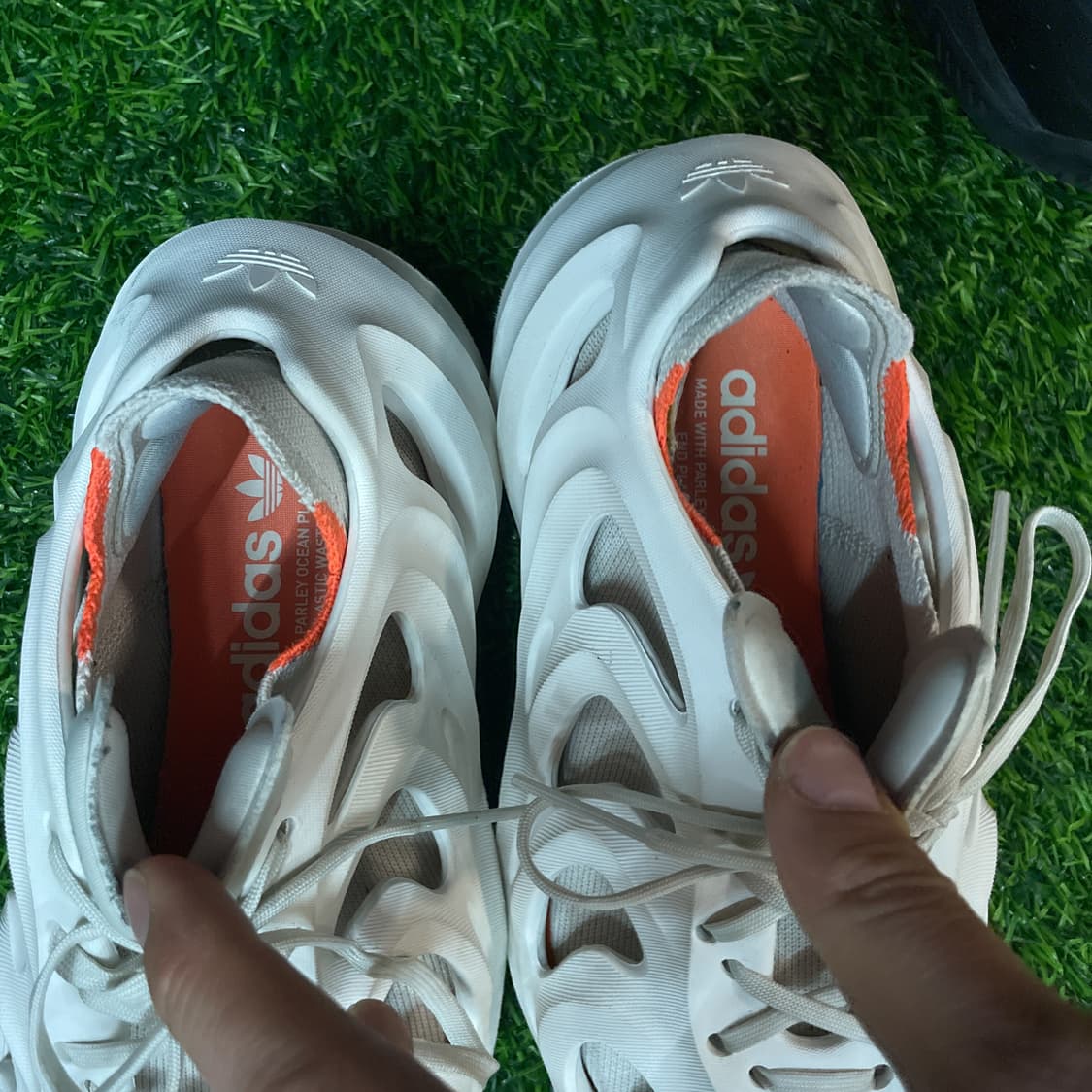 아디다스 아디폼Q 오프화이트 상품이미지4