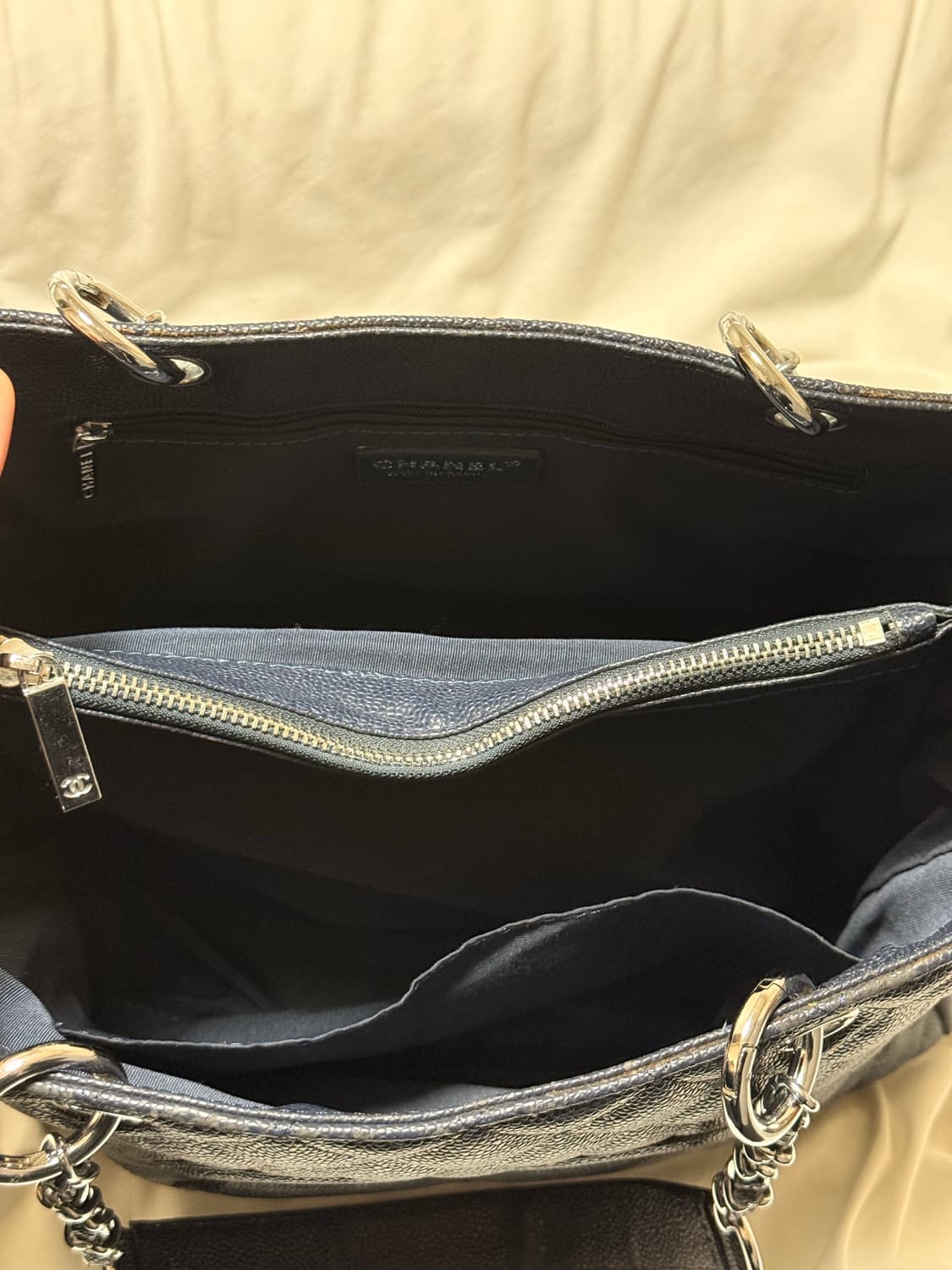 샤넬 그랜드샤핑 네이비 캐비어 상품이미지7