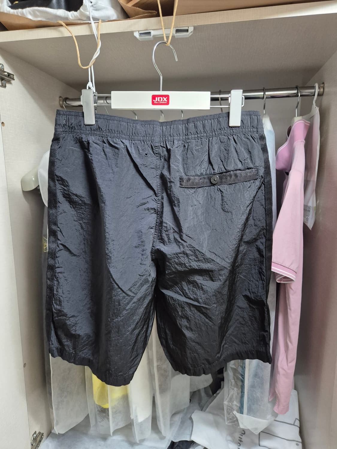 미시착 새상품 24년식 스톤아일랜드 메탈나일론 반바지 M 30-32 블랙 상품이미지2