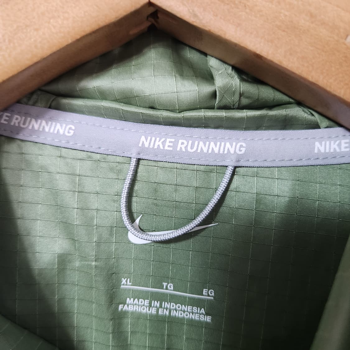 H658 [XL] 나이키 런닝 여성 바람막이 점퍼 상품이미지3