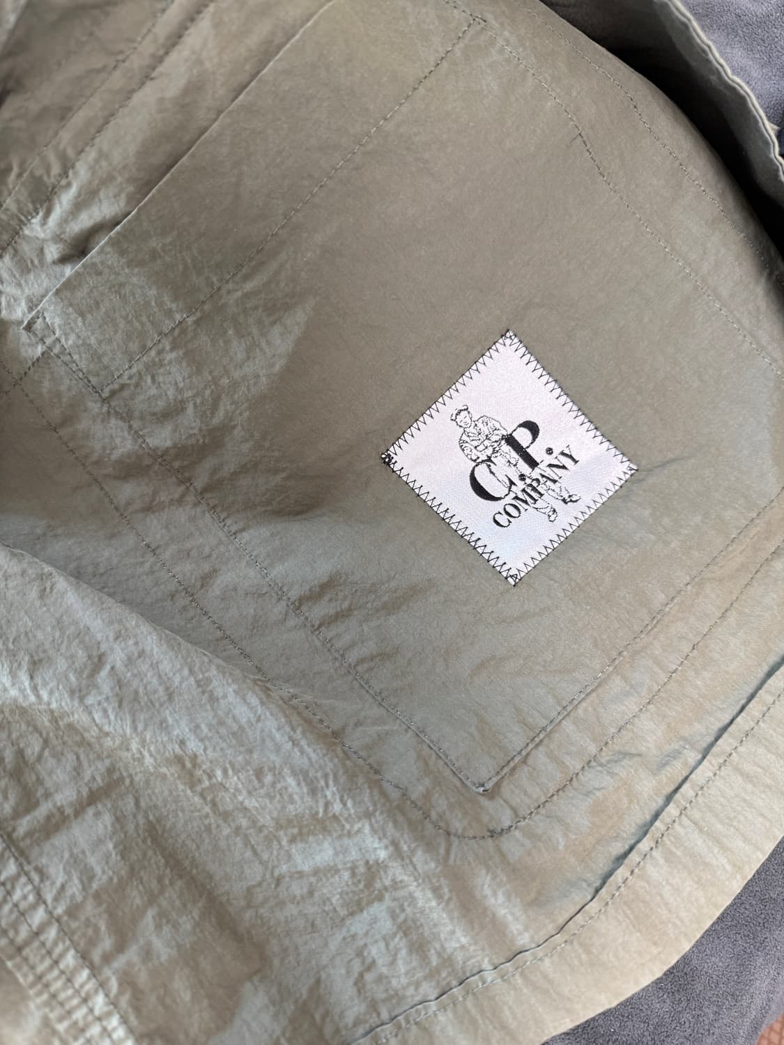 cp컴퍼니 고글 바람막이 L(100) 상품이미지3