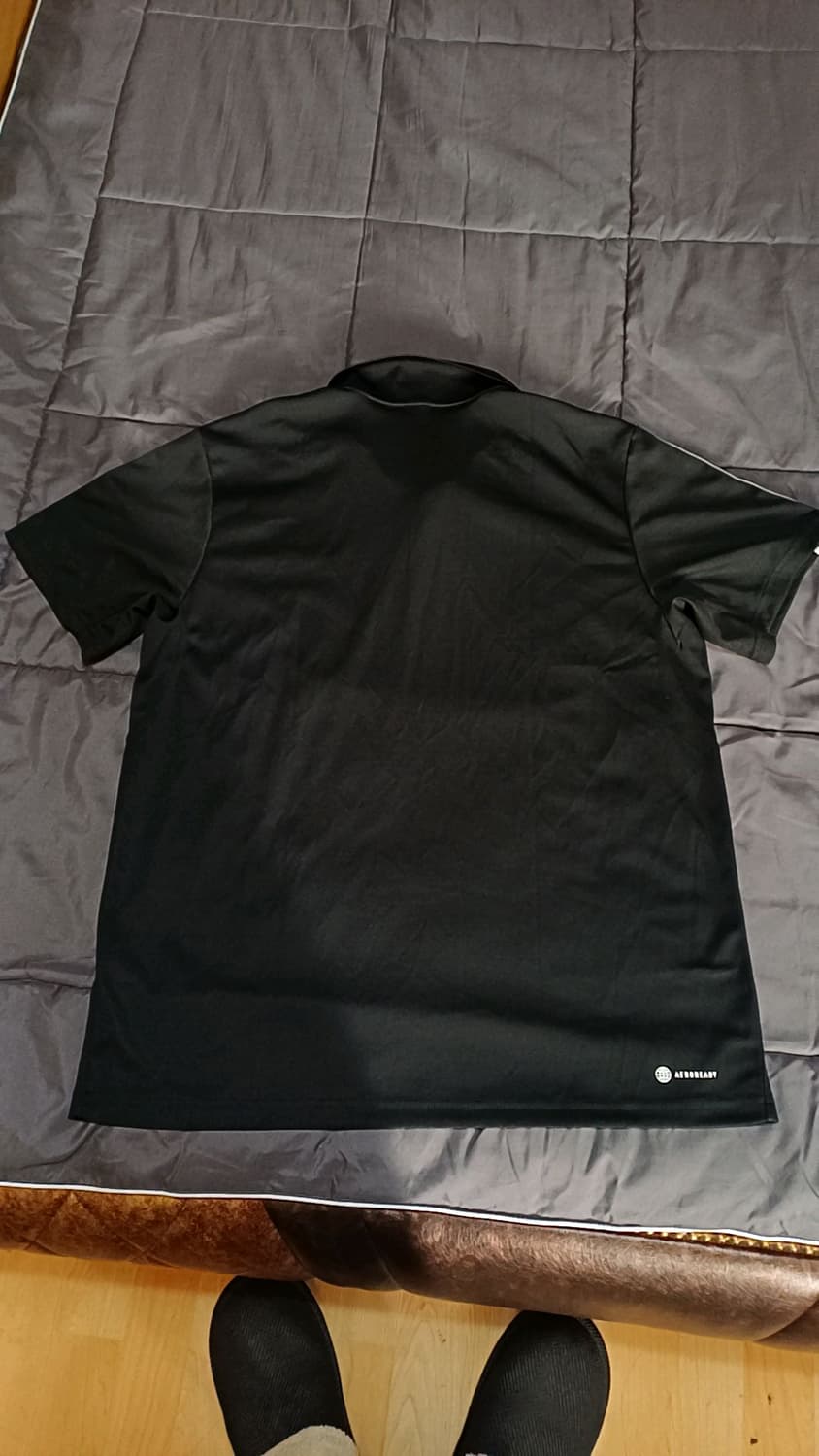 아디다스 얇은반팔 실측105 가슴55 기장71 상품이미지3