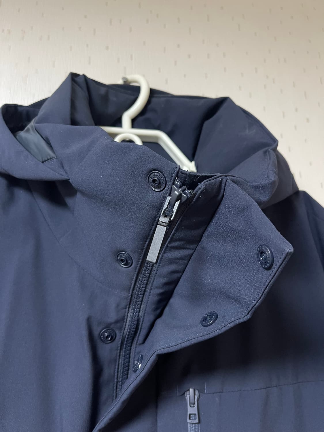 유니클로 정품 하이브리드 다운 파카 m 상품이미지4