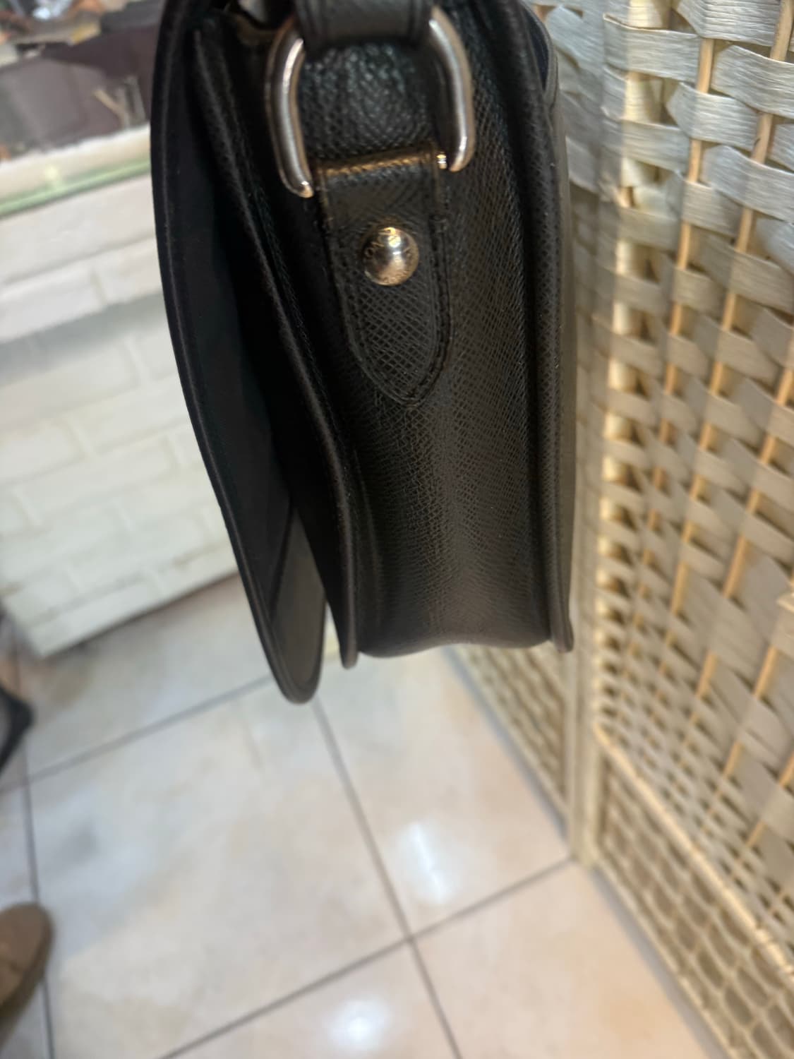 정품 루이비통 타이가 로만 메신저백 팝니다 상품이미지3