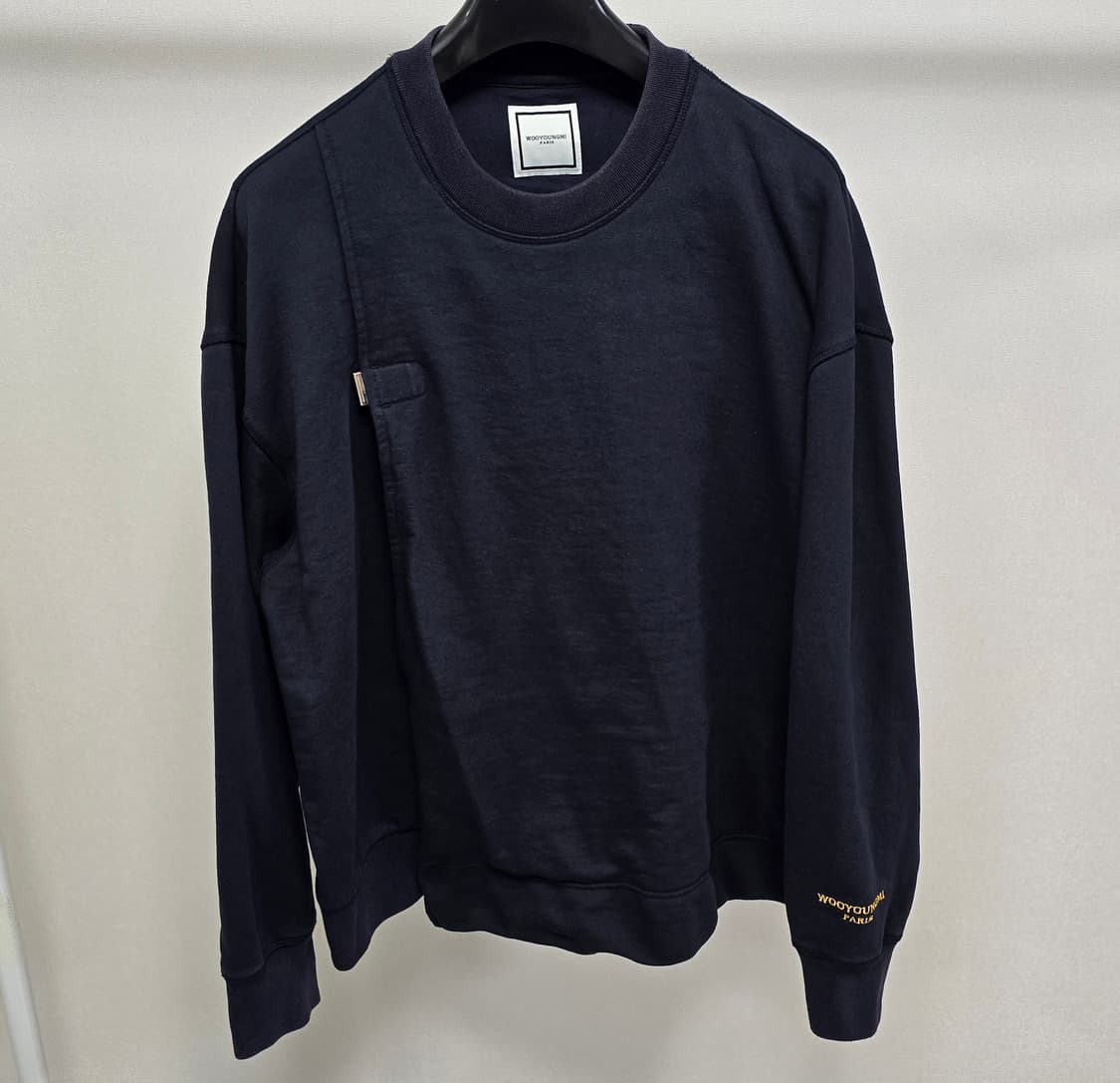 우영미 백로고 절개 맨투맨 48사이즈 판매 상품이미지1