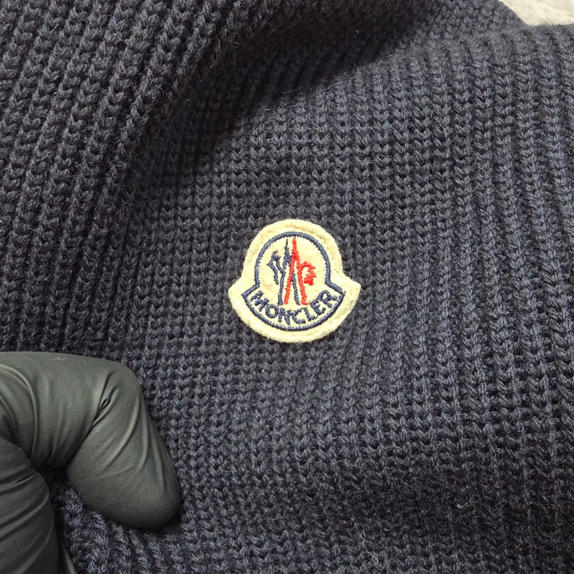 {클로젯}[S][실측M]몽클레어 마글리오네 유광 삼선 니트패딩 상품이미지3