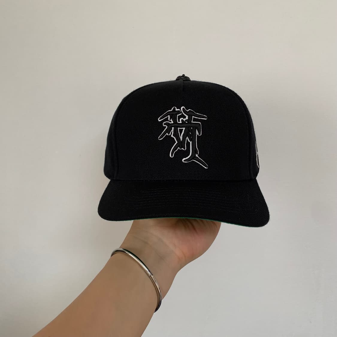 크리스브라운 KILL THE HYPE 킬더하입 LA 업사이드다운 스냅백 상품이미지1
