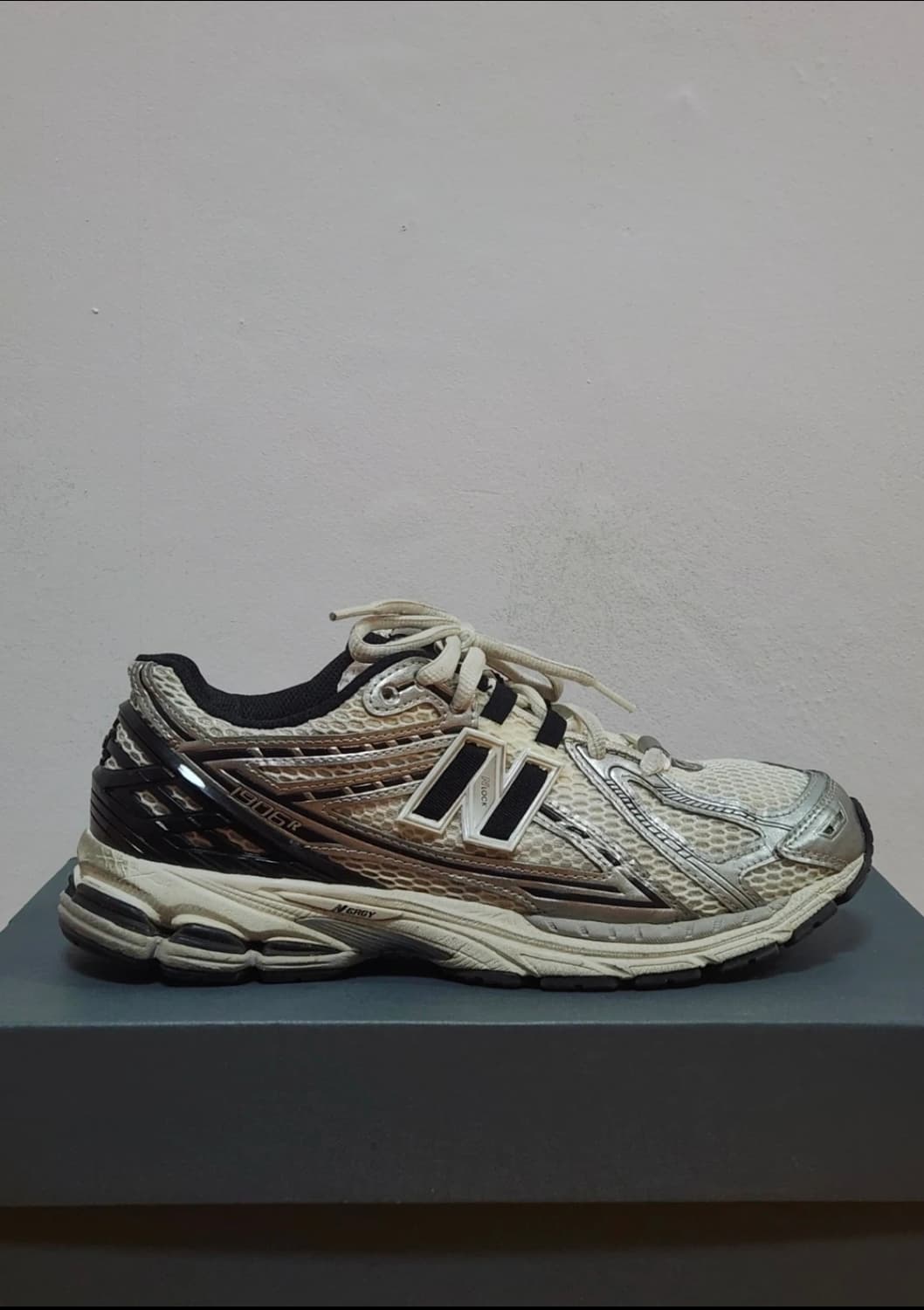 뉴발란스 1906R 실버 메탈릭 블랙 270 상품이미지3