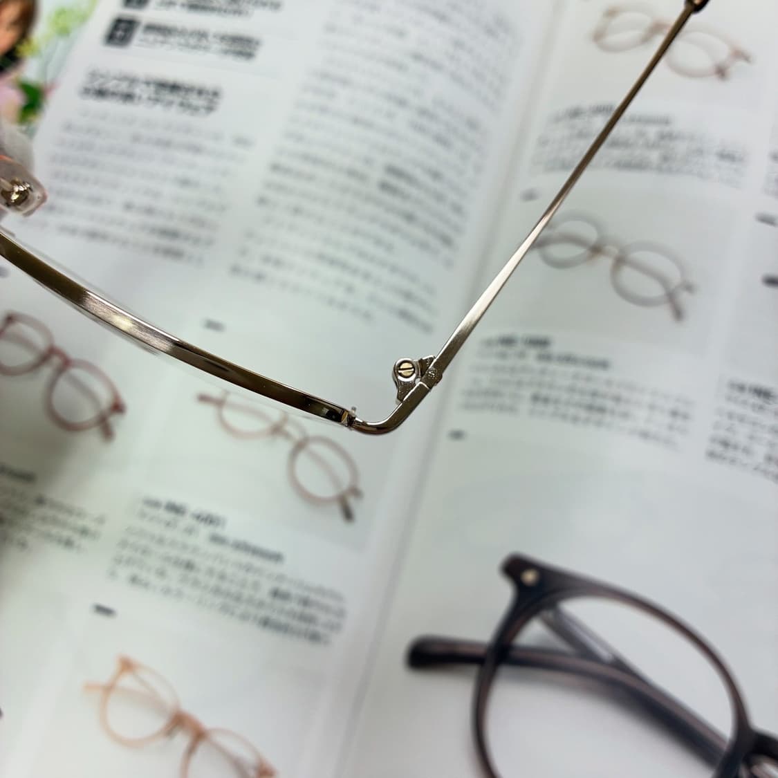 VERAWANG 베라왕 반무테 티타늄 스와로브스키 골드 안경 상품이미지5